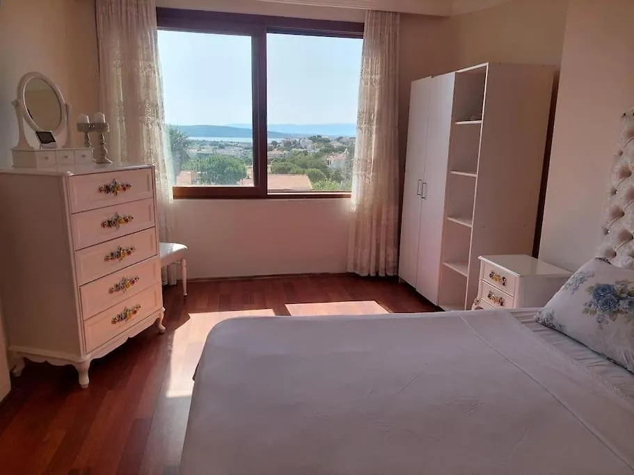 Sifne Yali'Da 4 Oda 9Kisi Yatak Kapasite Manzarali Çeşme