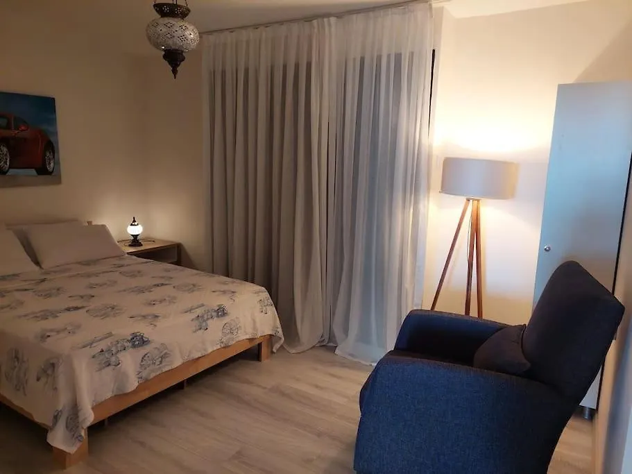 Sifne Yali'Da 4 Oda 9Kisi Yatak Kapasite Manzarali Çeşme